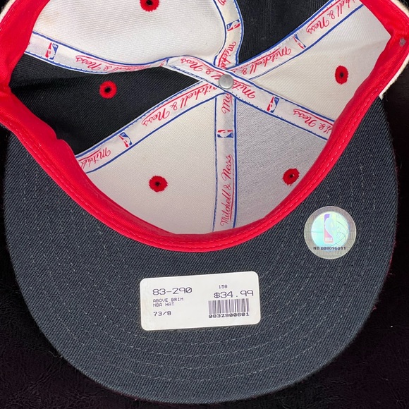 Chicago bulls Mitchell & Ness hat - Picture 6 of 7